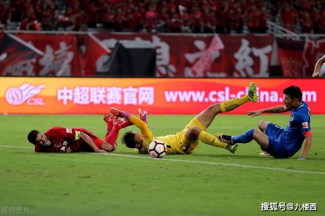 霍福德因左膝轻微受伤缺席比赛 出于保护考虑